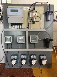 泳池水質監(jiān)測PH，ORP，余氯，電導率，濁度，配加藥計量泵