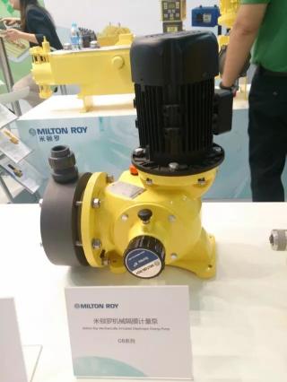 G系列機(jī)械隔膜計(jì)量泵，平緩脈動(dòng)設(shè)計(jì)，沖擊小。可變偏心滑軸調(diào)節(jié)機(jī)構(gòu)，曲柄連桿傳動(dòng)。