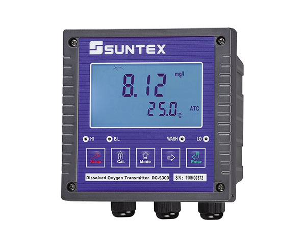 ■ 144X144 標準設計酸堿度/氧化還原變送器 ■ 一體成型外箱、透明前蓋設計，具防水、防酸氣等功能 ■ 大型液晶顯示幕，pH/ORP、Temp.手動按鍵切換顯示 ■ LED 燈號指示 Hi、Lo 動作狀態 ■ 具手動校正；手動/自動選擇溫度補償等功能 ■ 操作簡單方便